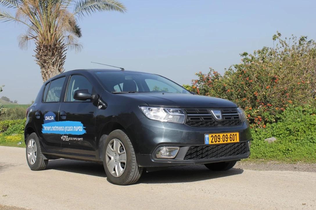 1616016-דאציה סנדרו - מבחן דרכים (0.96 ל טורבו רובוטי) (9).jpg