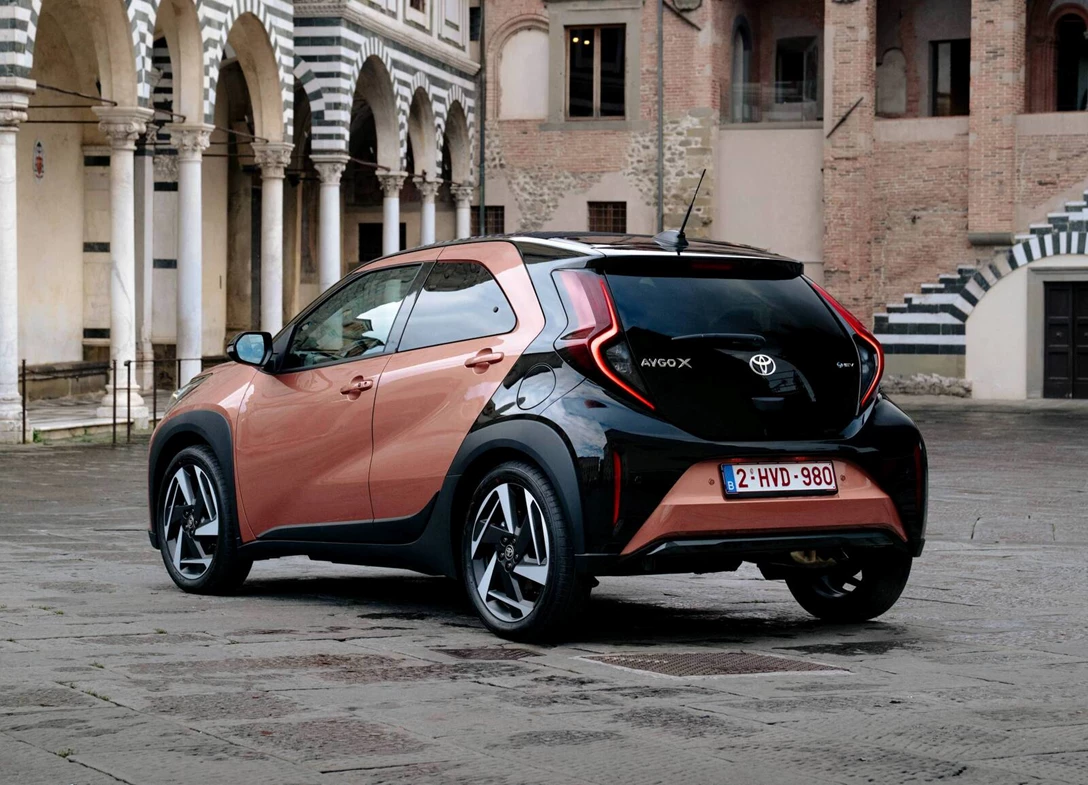 Toyota-Aygo_X-Hybrid-2026-03.jpg