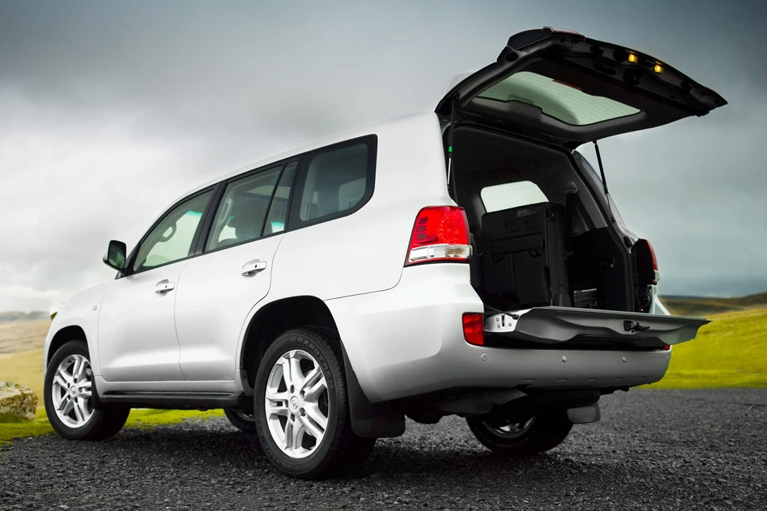 1632256-טויוטה לנד קרוזר V8.jpg