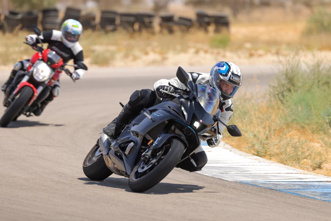 1671928-cushmaro r7 -004.jpg