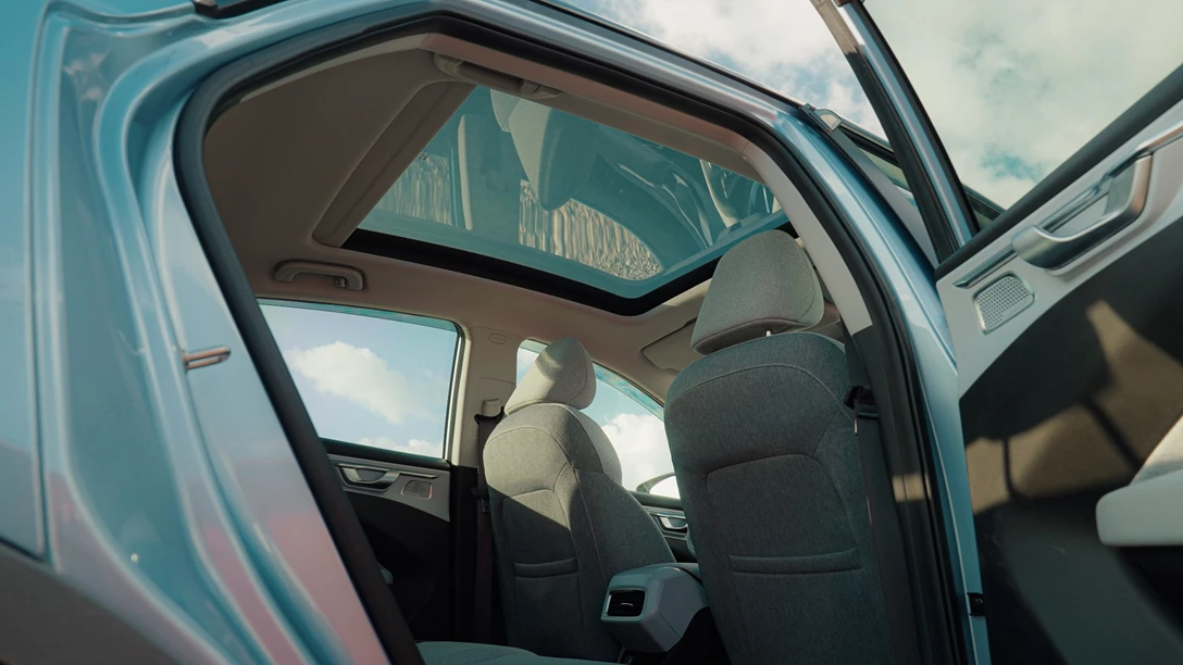 1673528-BYD ATTO 3 vs Geely Geometry C.01_41_28_06.Still092 copy.jpg