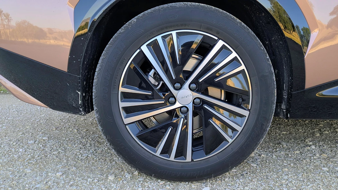 לינק אנד קו 08 גלגל