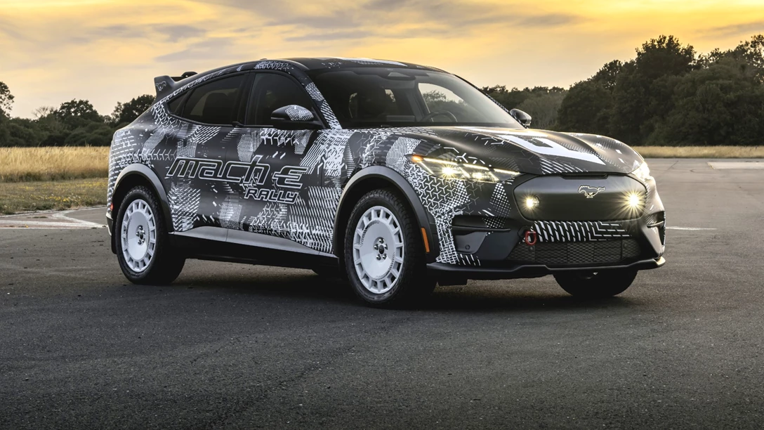 1684770-Mustang Mach-E Rally_01-min.jpg