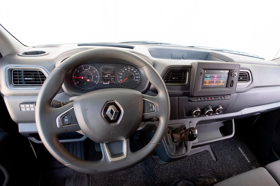 1685509-Renault-Master-2023-05-YP.jpg