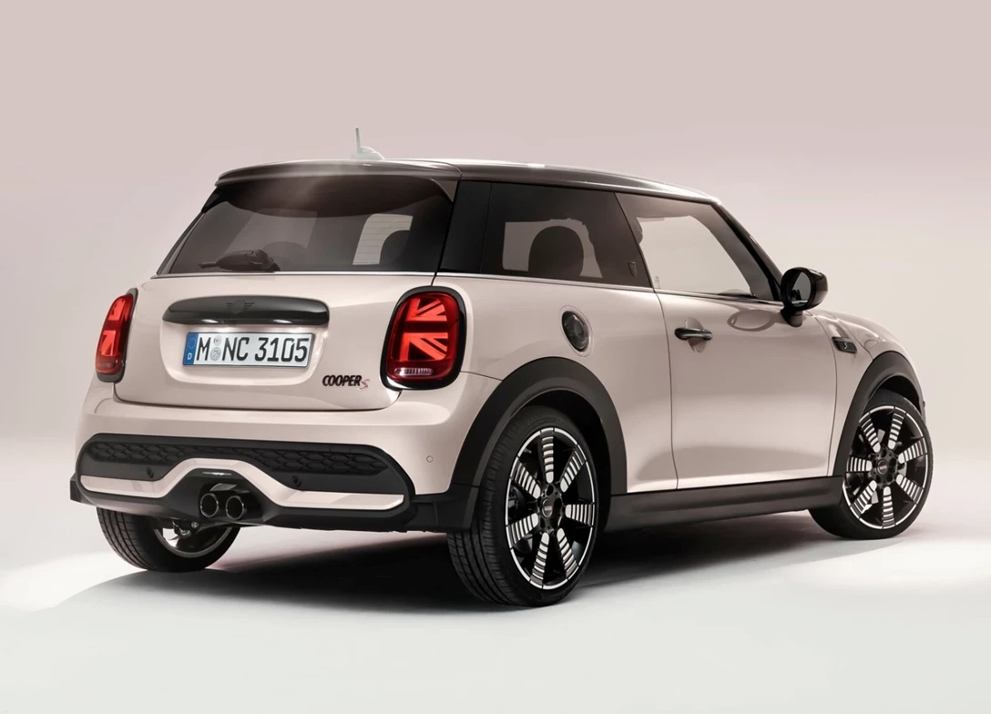 1695312-Mini-Cooper_S_3-door-2024-02.jpg