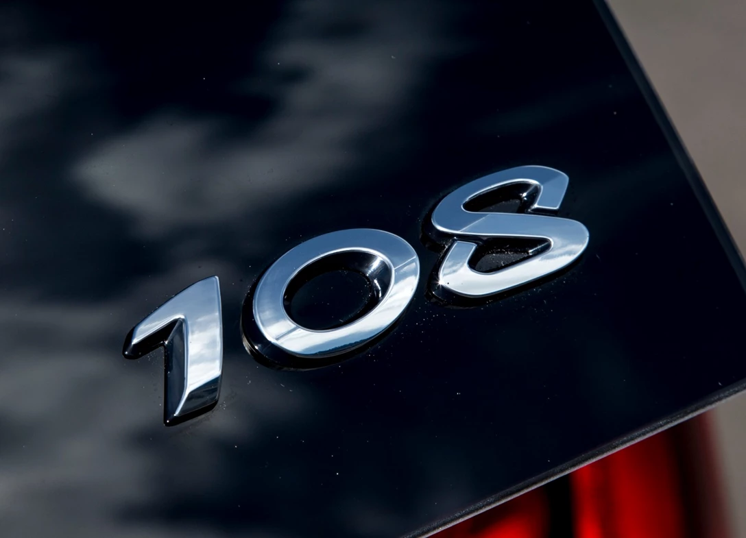 1689016-Peugeot-108-2018-11.jpg
