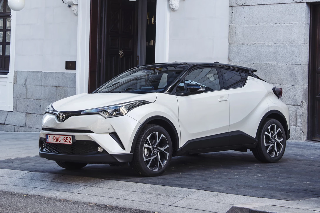 1590541-טויוטה C-HR.jpg