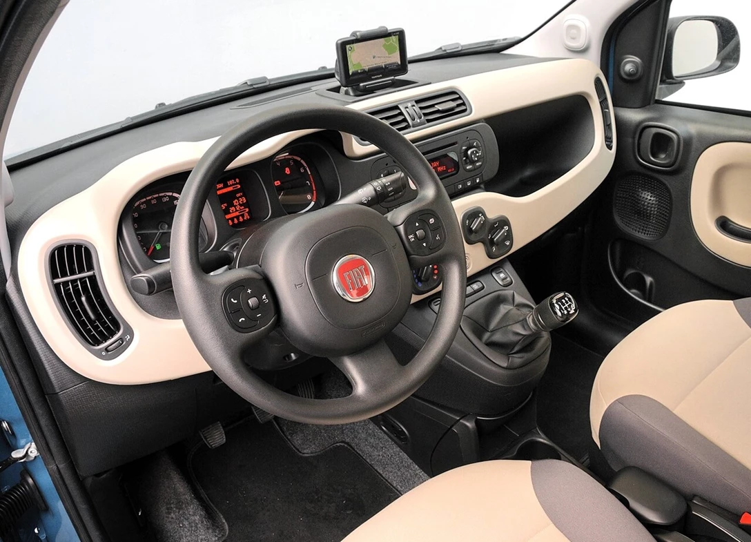 1690193-Fiat-Panda-2015-05.jpg
