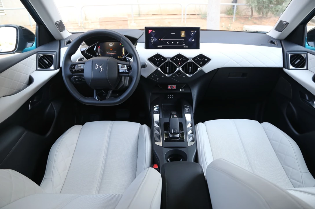 1624698-rotemi090919ds3cross (52).JPG