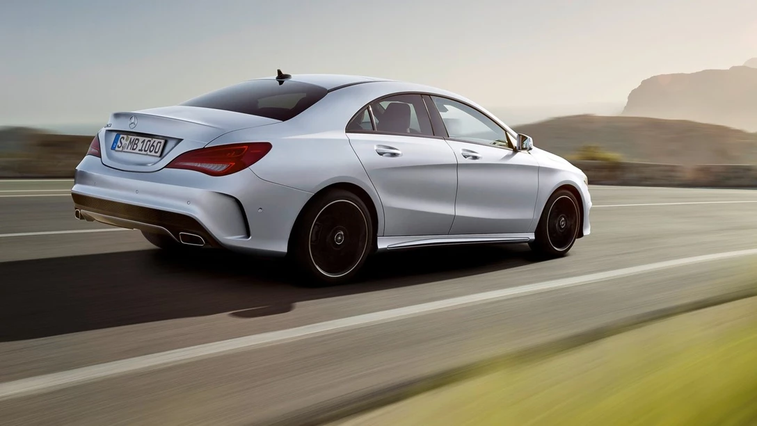 1698341-Mercedes-Benz-CLA-Class-2014-1600-3b.jpg