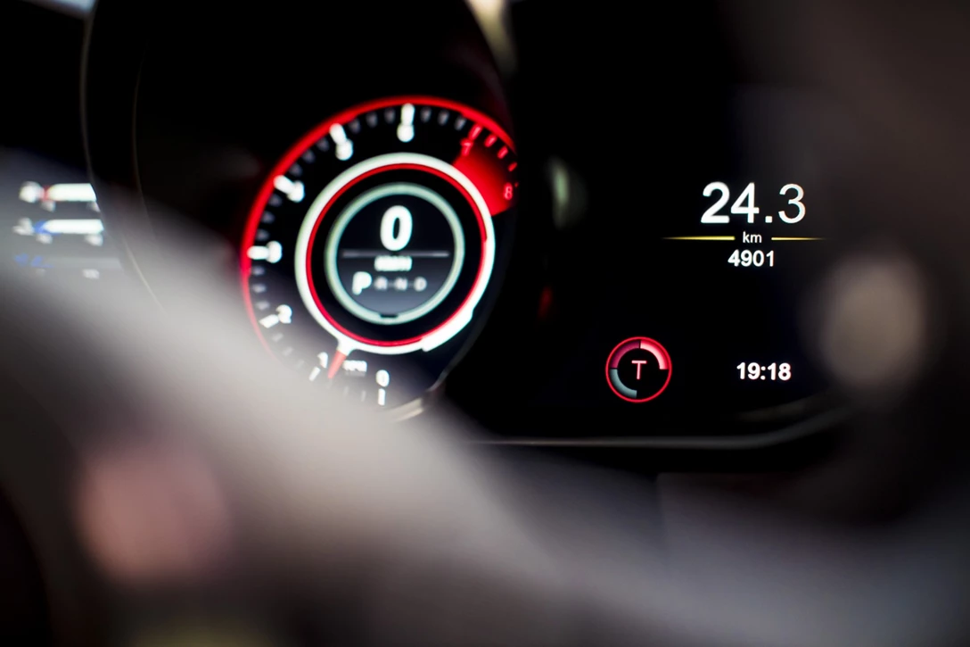 1599167-אסטון מרטין ואנטג מבחן דרכים השקה (43).jpg