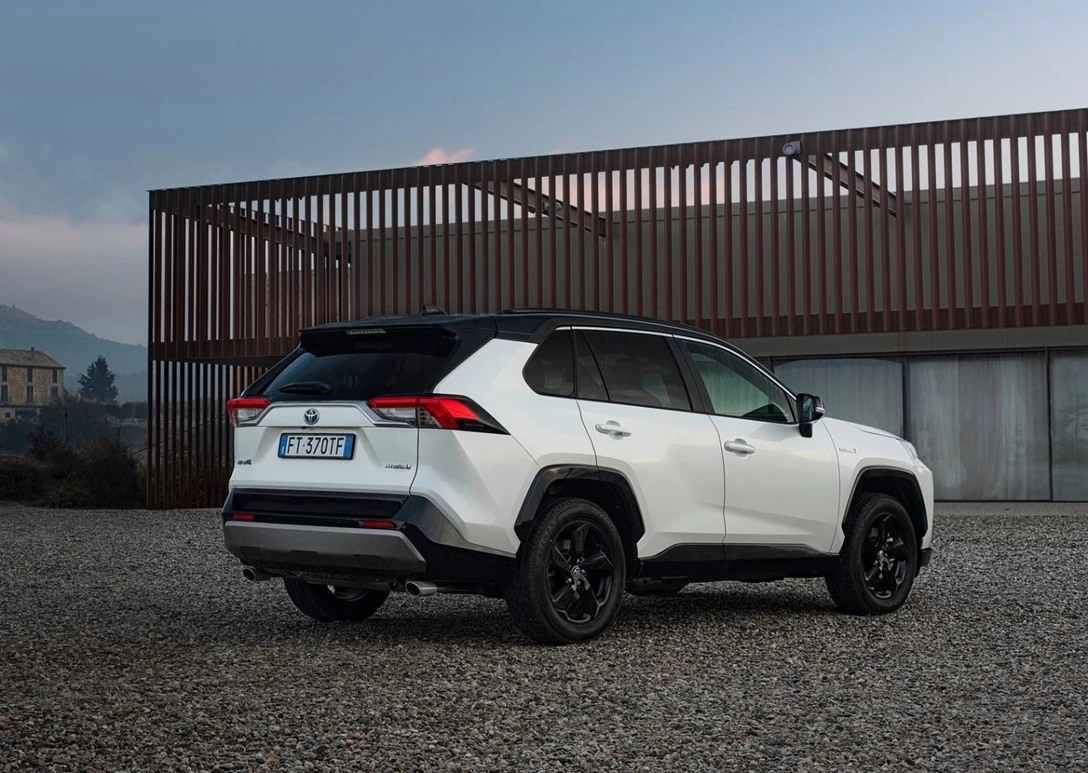 1636710-Toyota-RAV4_Hybrid_EU-Version-2019-02.jpg