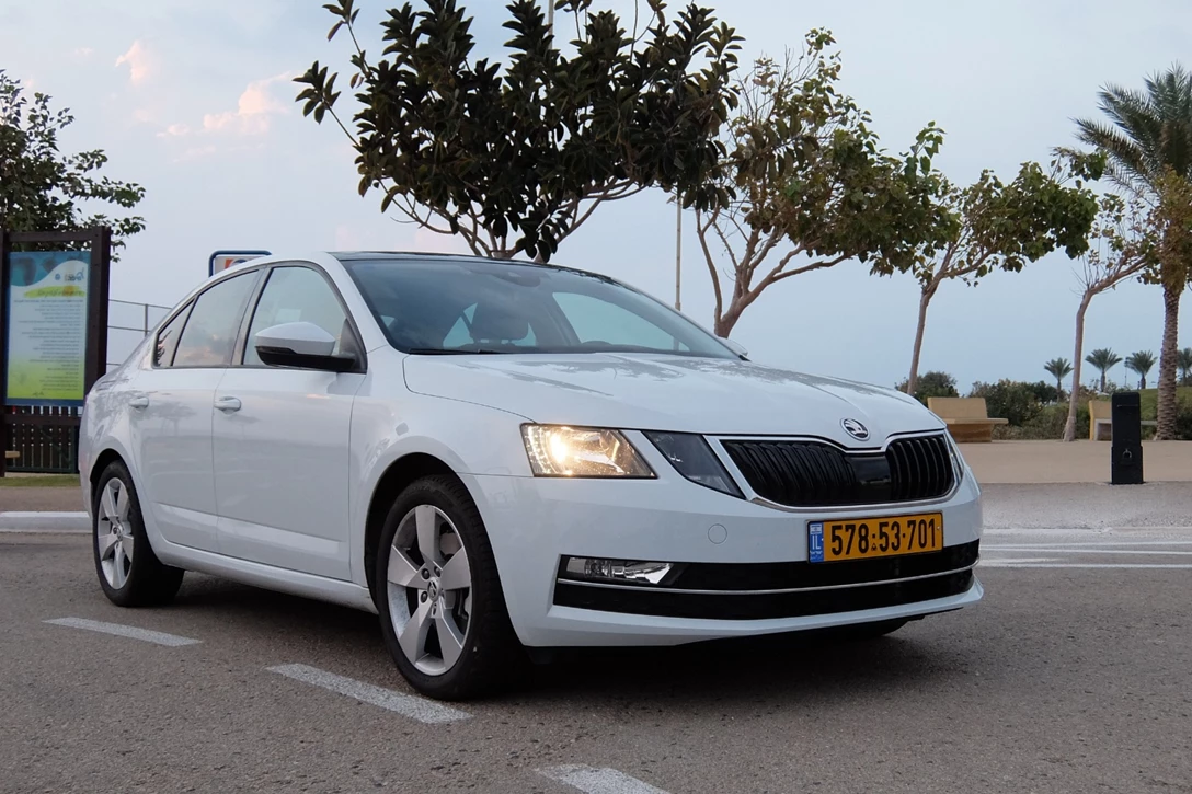 1609193-4-סקודה אוקטביה 2 ליטר מבחן דרכים (3).JPG