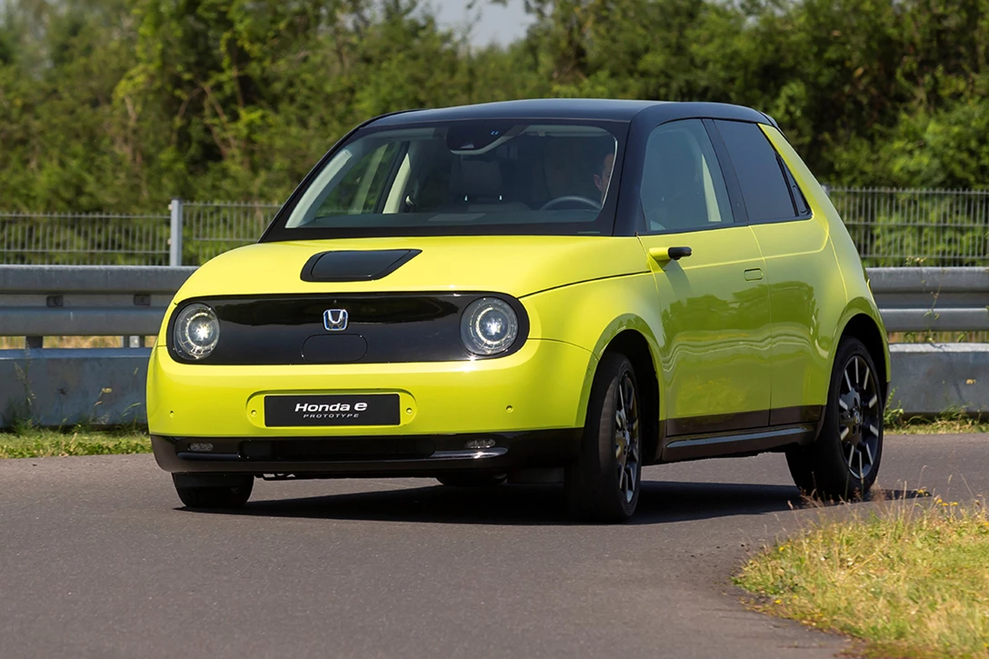 1619001-185275_HONDA_E_THE_PERFECT_BALANCE_OF_EFFICIENCY_AND_PERFORMANCE_FOR_URBAN copy.JPG