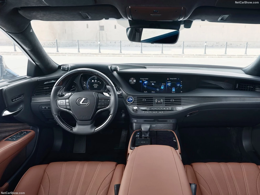 1589860-Lexus-LS_500h 6.jpg