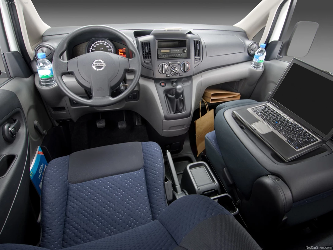 1588249-Nissan-NV200 5.jpg