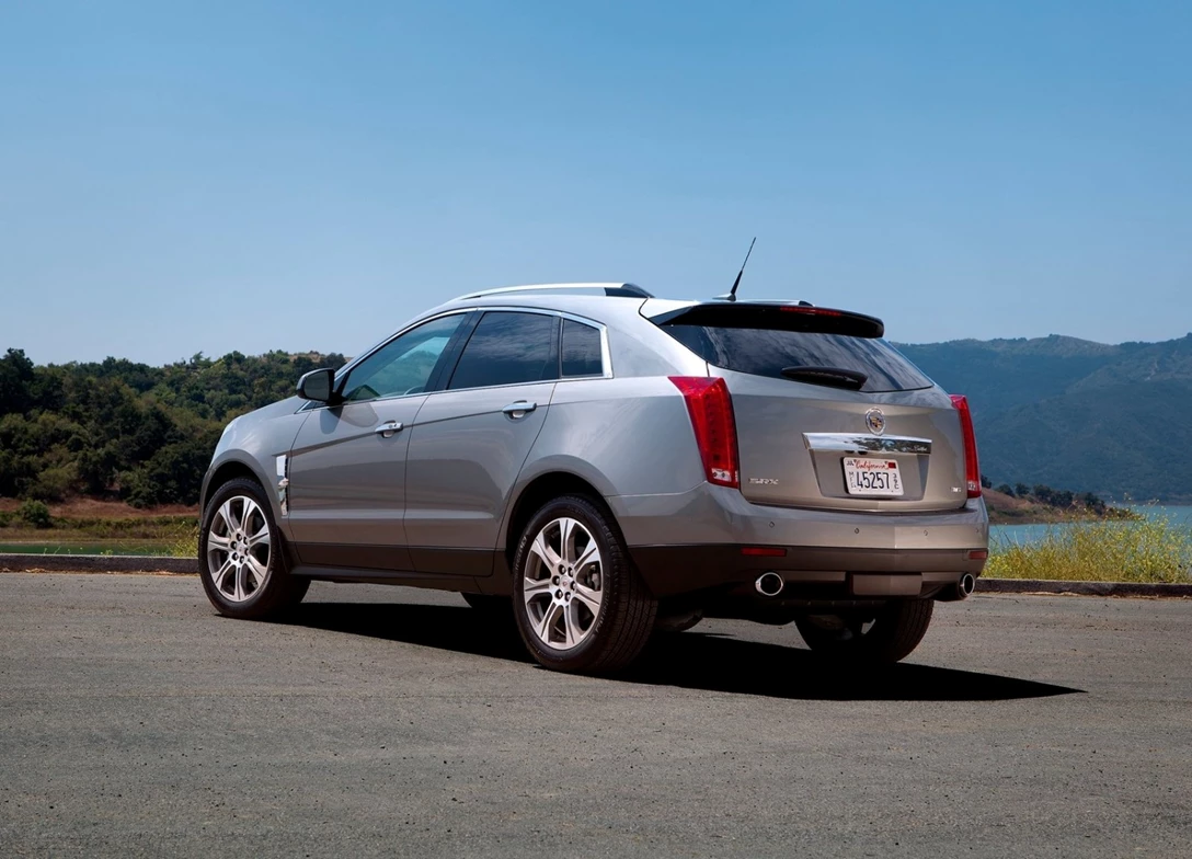 1687546-Cadillac-SRX-2016-03.jpg