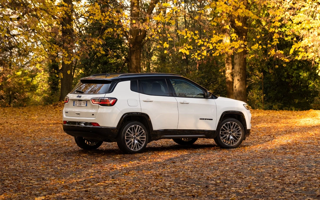 1696963-NewJeepCompassMY24 (1)-min.jpg