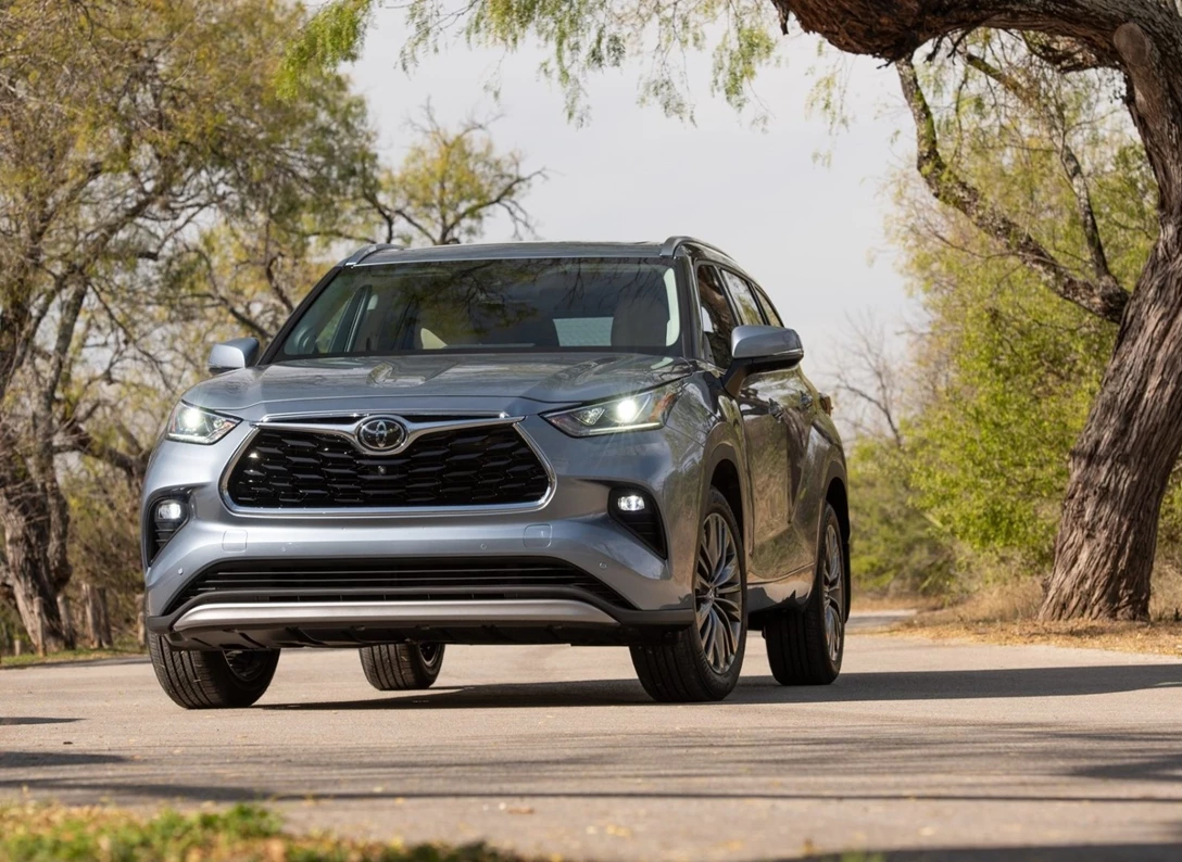 1640071-Toyota-Highlander-2021-02.jpg
