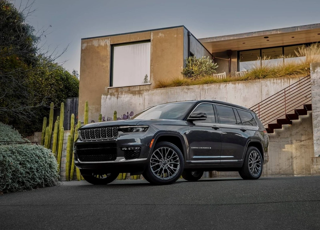 1694836-Jeep-Grand_Cherokee-2024-00.jpg