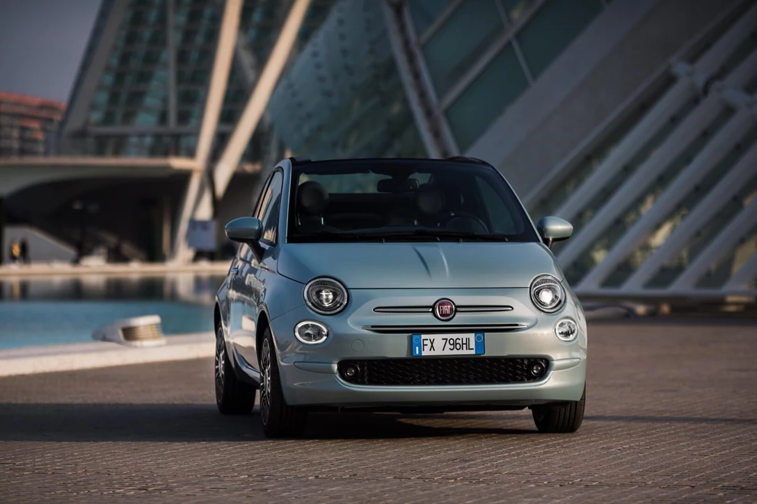 1628158-200108_Fiat-500-Hybrid_01.jpg