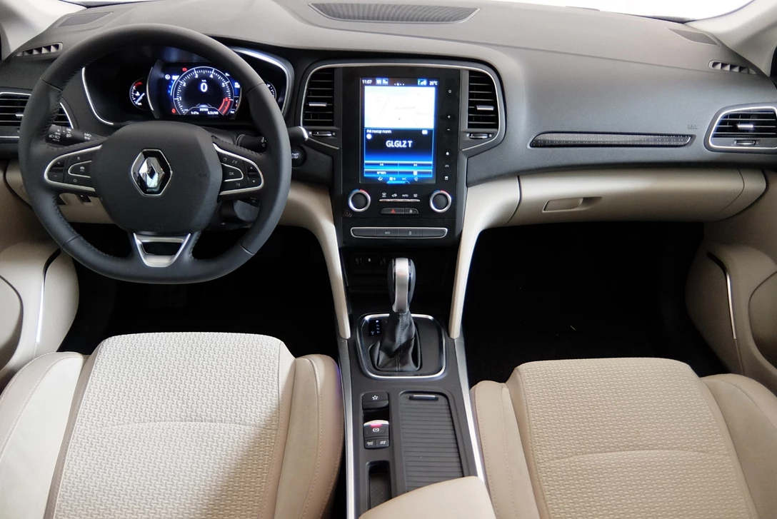 1611148-רנו מגאן גרנד קופה - מבחן דרכים (1.3 ל') (5).JPG