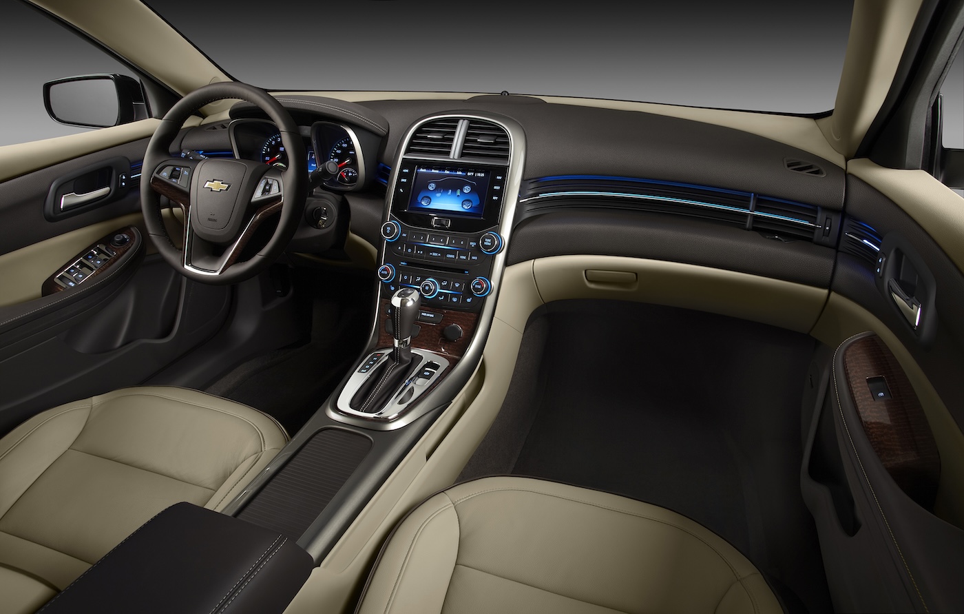 1600957-Chevrolet-Malibu-2015-20.jpeg