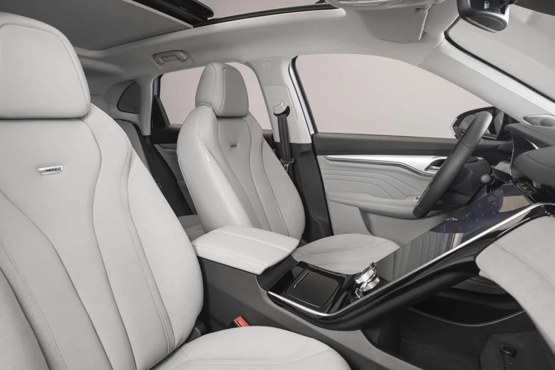 1651185-MG-Marvel-R-Electric-luxury-grey-interior.jpg