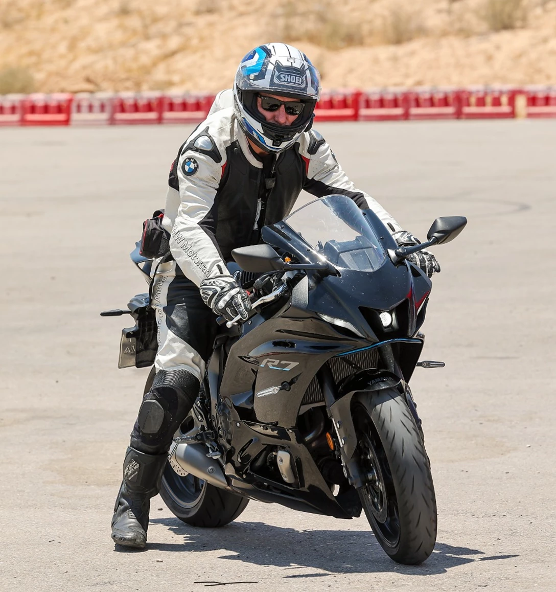 1671925-cushmaro r7 -001.jpg