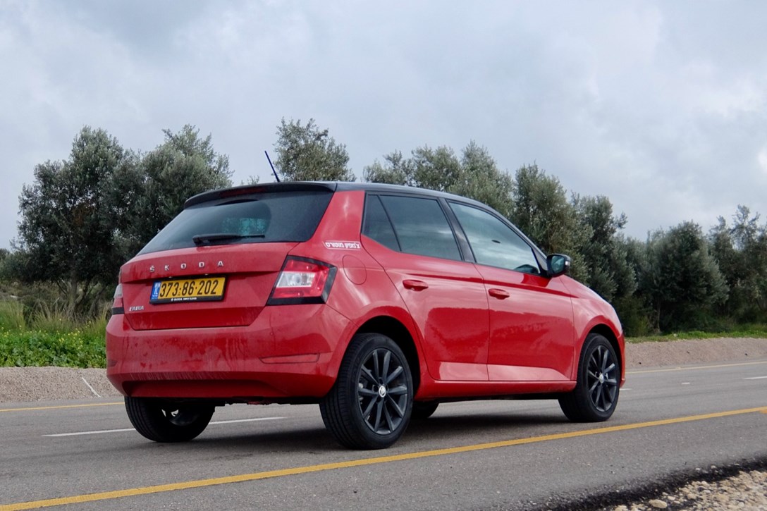 1639444-סקודה פאביה מבחן דרכים (מתיחת פנים) - 9.jpeg