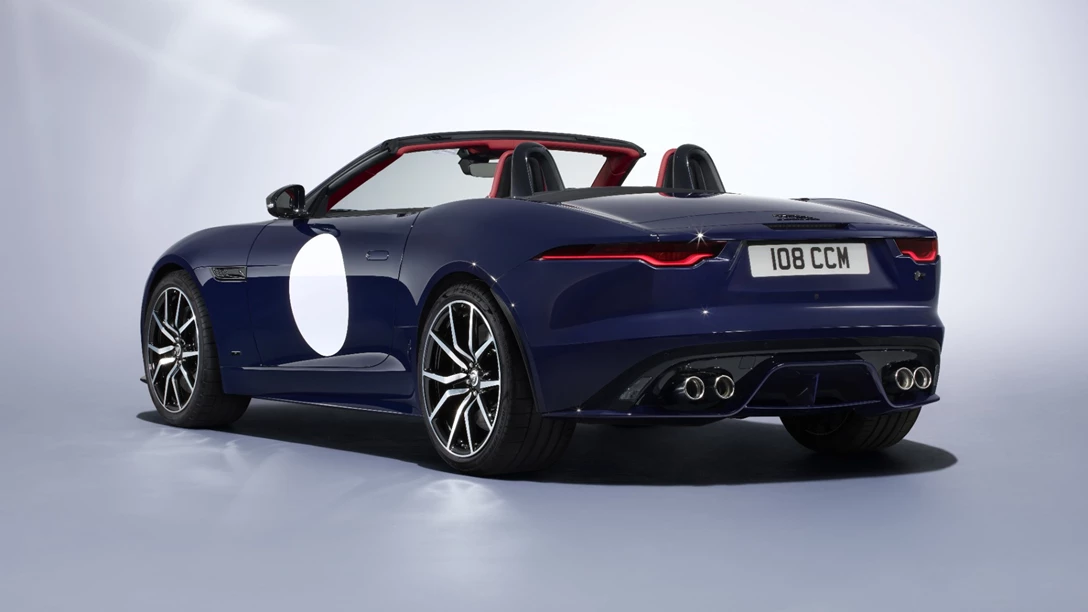 1688979-004_Jag_F-TYPE_24MY_ZPEdition_Exterior_Rear_3Qr_OultonBlue_PR_111023-min.jpg