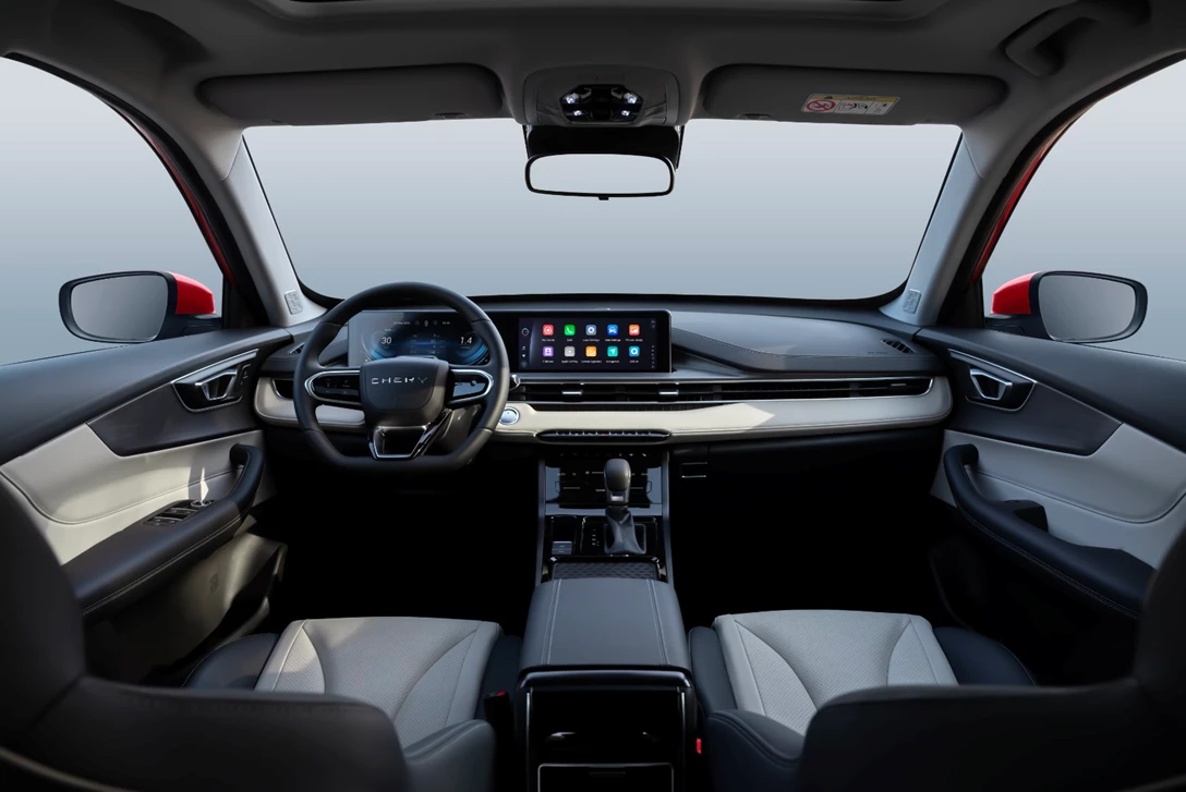 1705360-Tiggo 4 - interior01-02.jpg