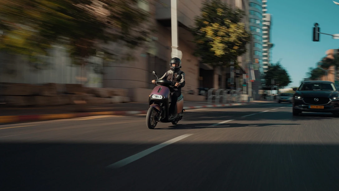 1669401-gogoro 2022.00_52_24_11.Still042 copy.jpg