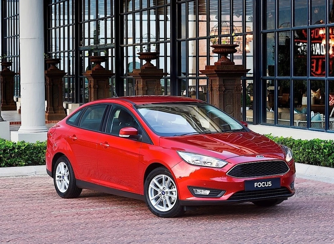 1648536-Ford-Focus-2016-08.jpg