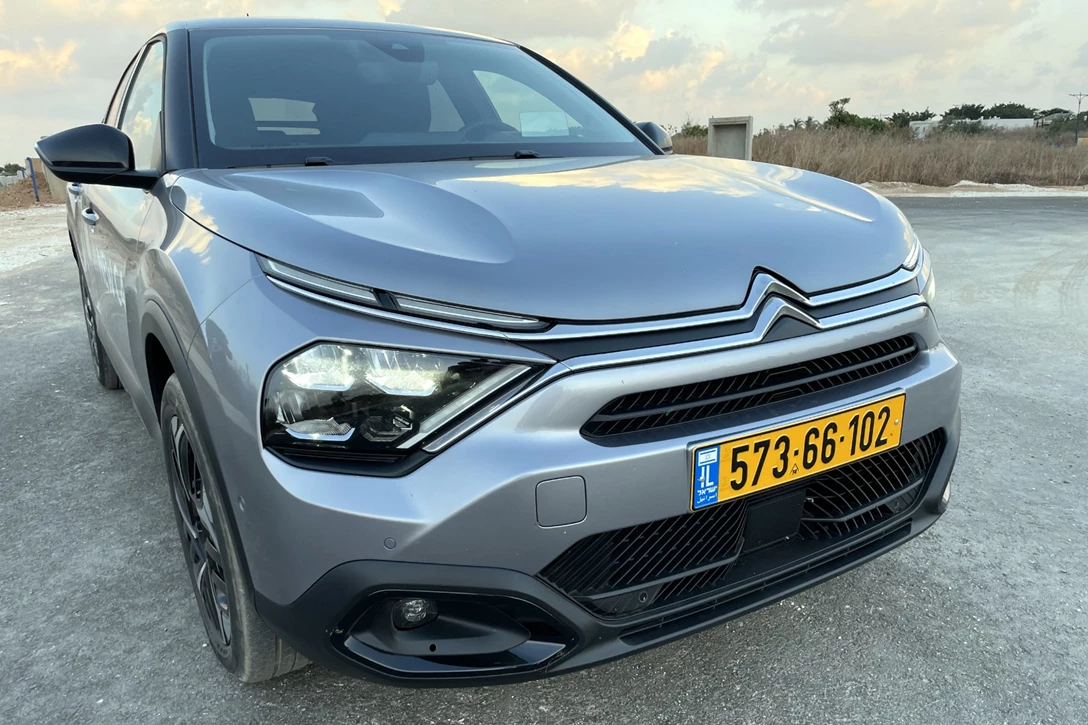 1651706-04-C4 - 18.jpg