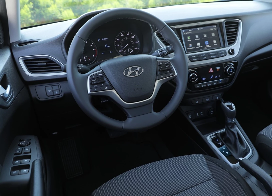 1641001-Hyundai-Accent-2020-05.jpg