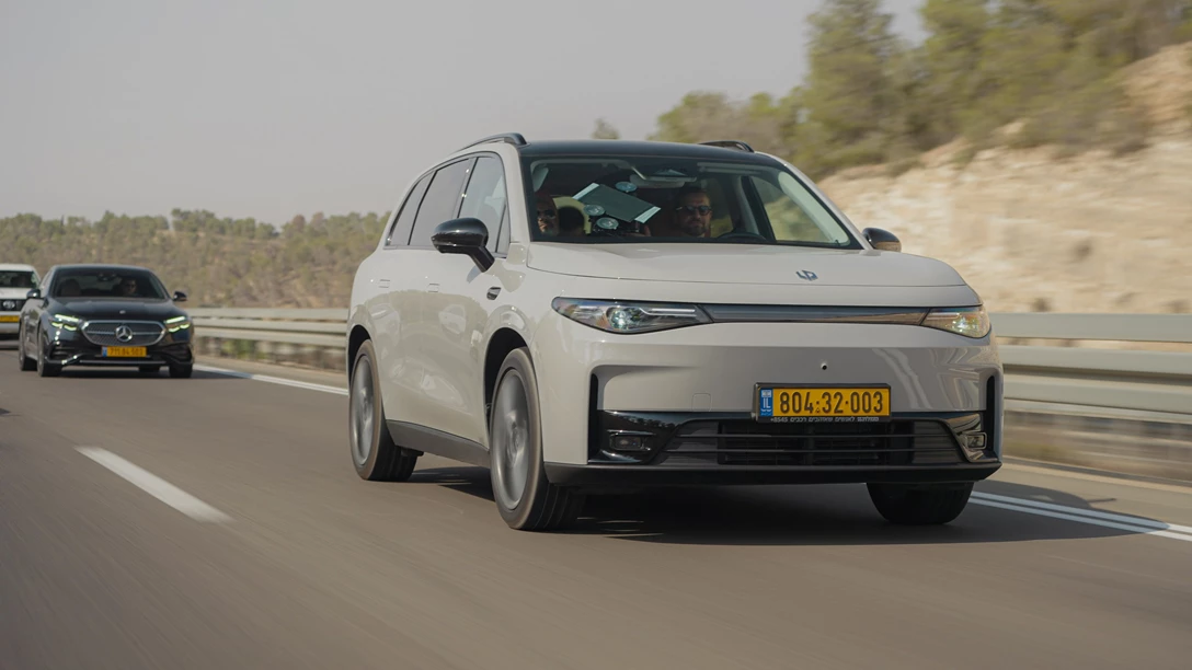 מבחן טווח 2025 - עד 200K.00_59_28_20.Still055-min.jpg