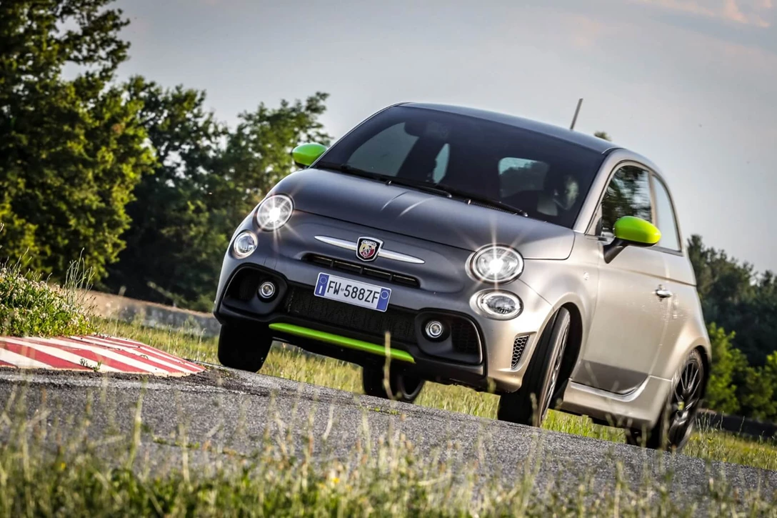 1622637-190911_Abarth_595-Pista_21.jpg