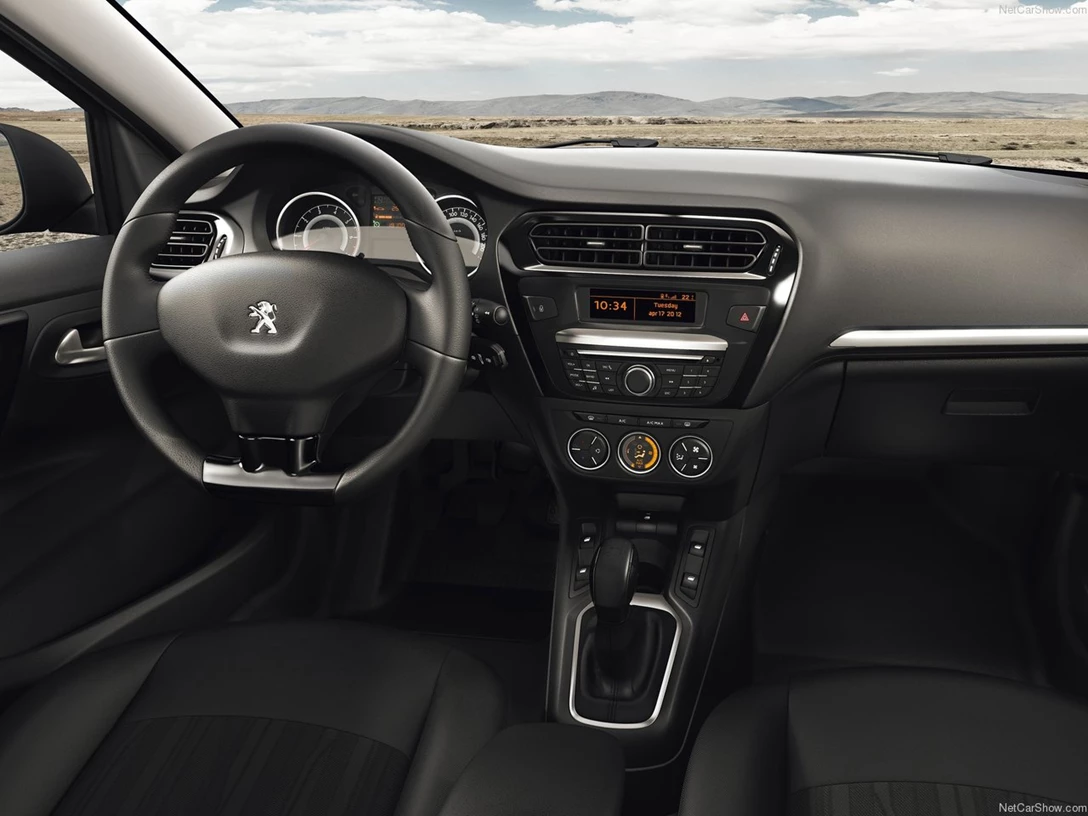 1588216-Peugeot-301 3.jpg