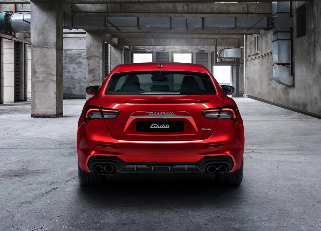 1680970-Maserati-Ghibli-2023-03.jpg
