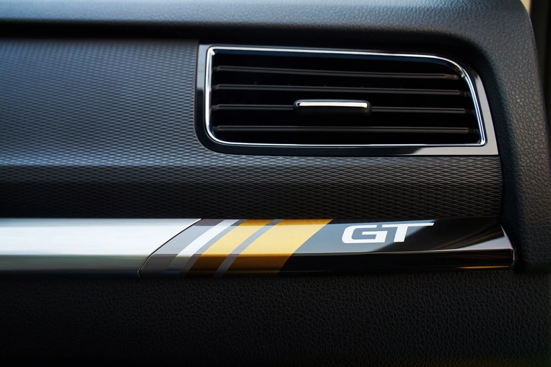 1624666-26_KAMIQ GT.jpg