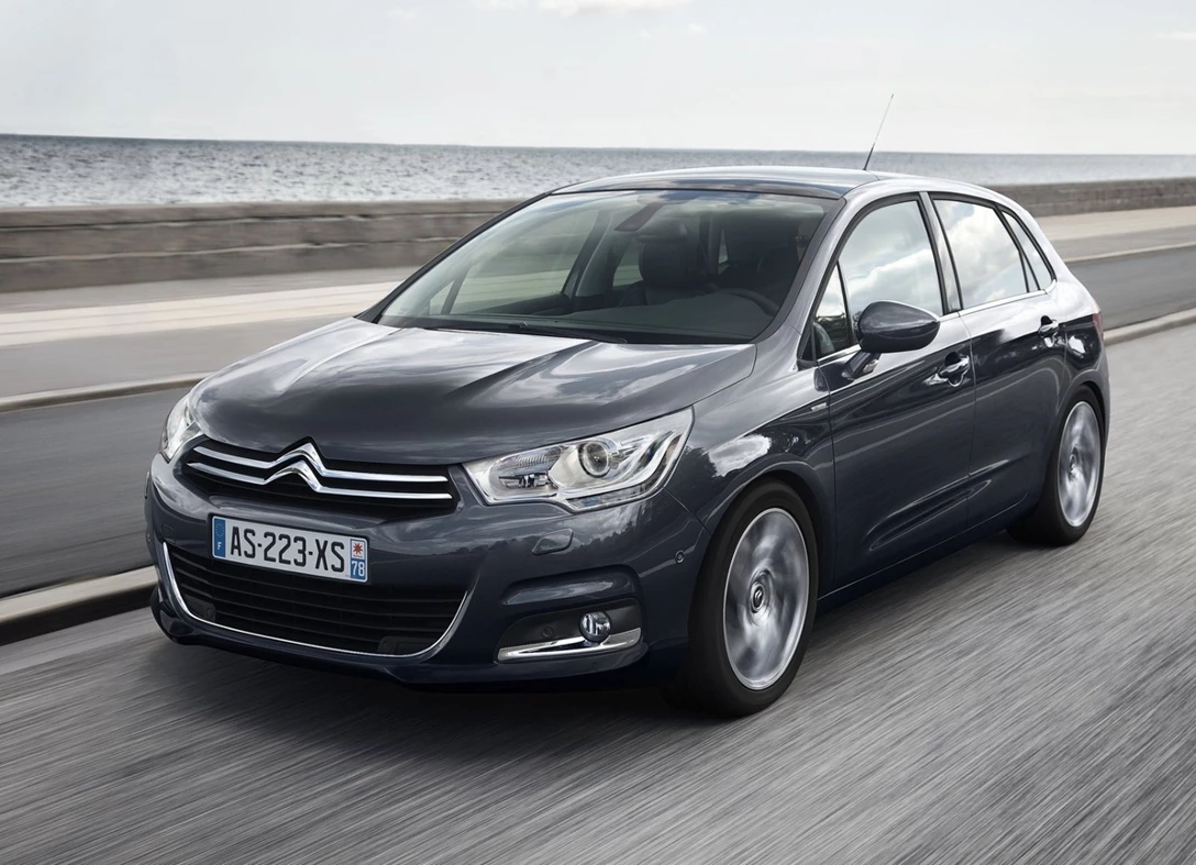 1668190-Citroen-C4-2013-04.jpg