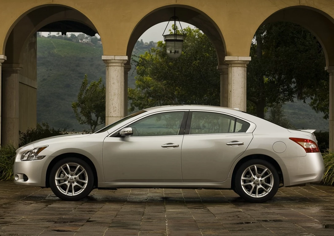 1600173-Nissan-Maxima-2009-1600-07.jpg