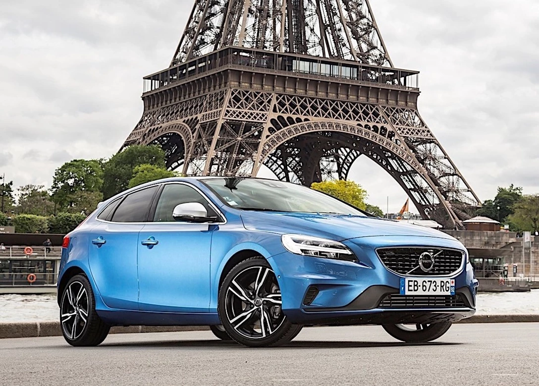 1663999-Volvo-V40-2017-04.jpg