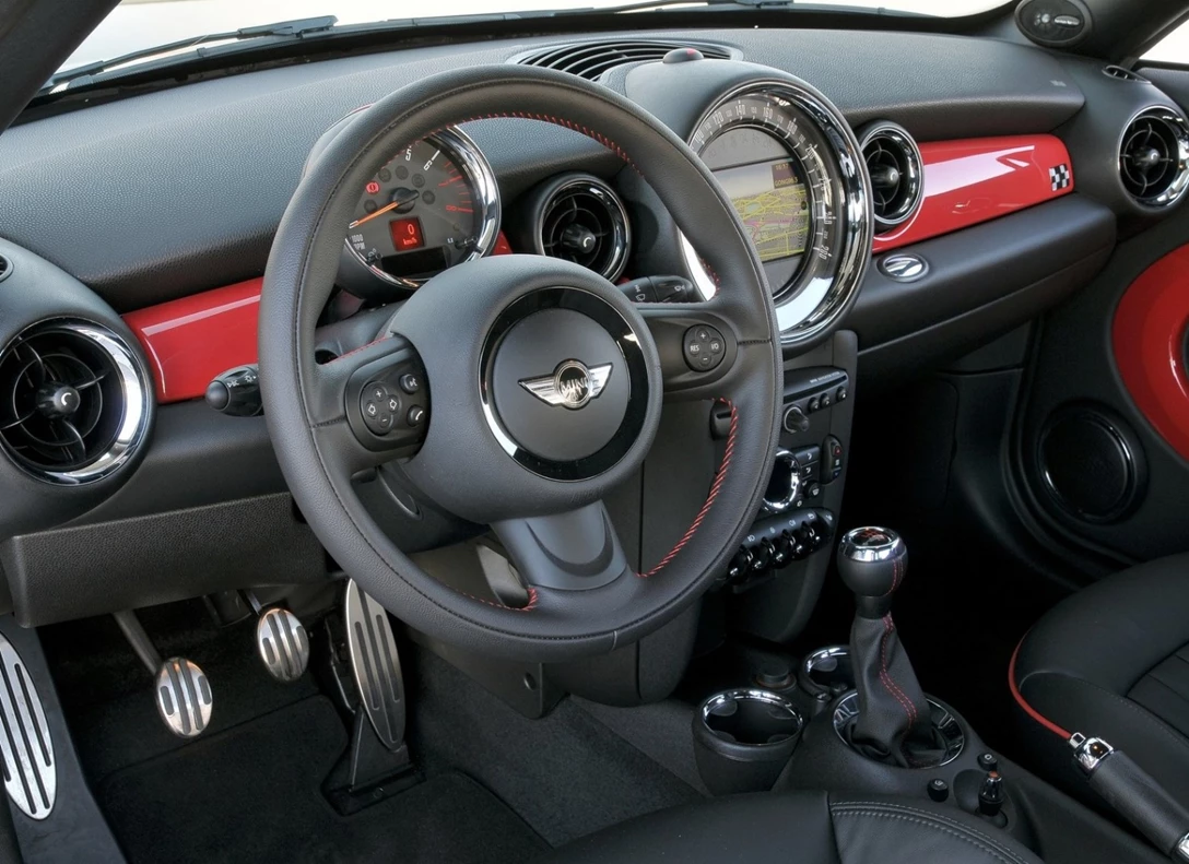 1605797-Mini-Coupe-2011-2015-09.jpg