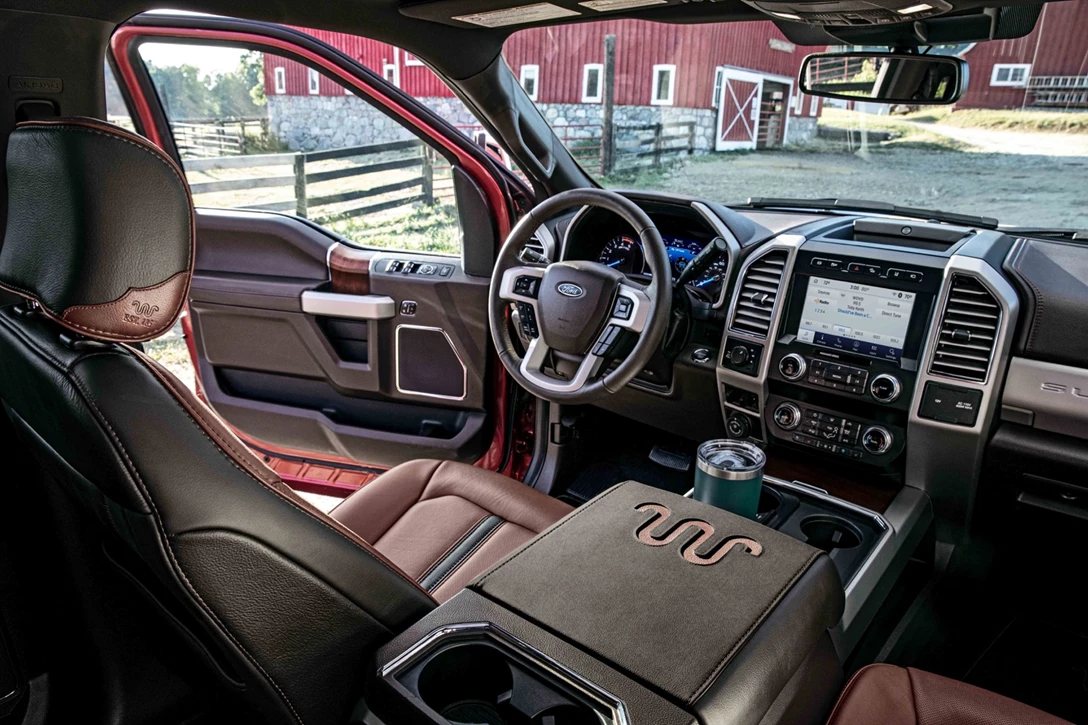 1636786-King_Ranch_Interior1.jpg