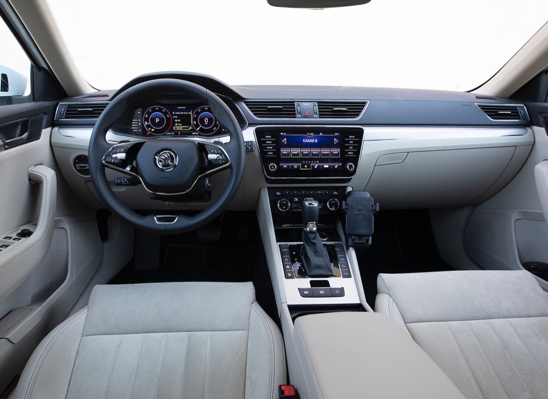 1638760-סונטה מול סופרב - 8.jpeg