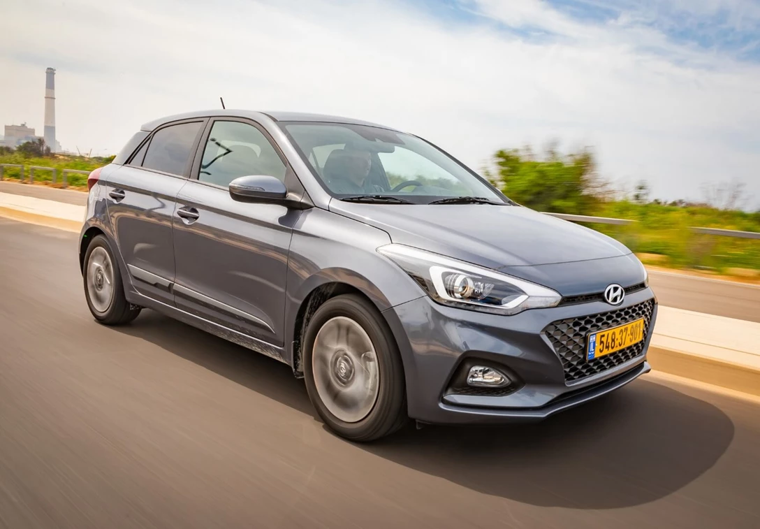 1618416-22-hyundai i20 (11).jpg