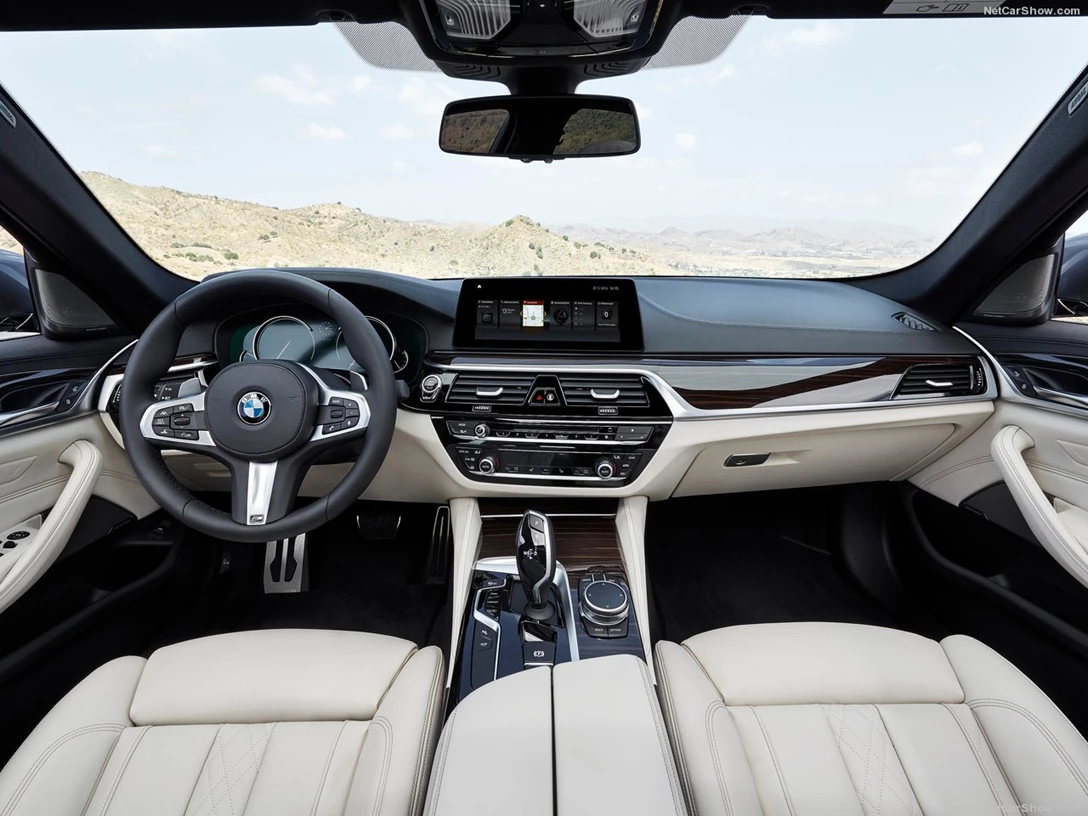 1583356-BMW-5-Series 7.jpg