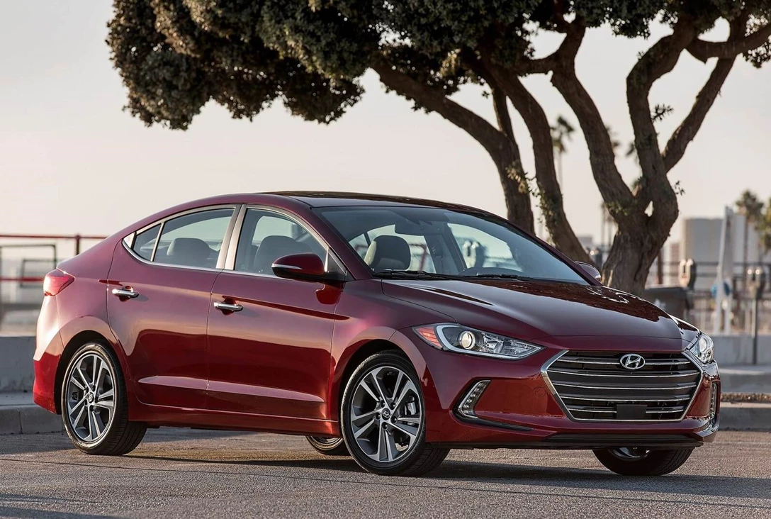 1629555-Hyundai-Elantra-2017-1600-01.jpg